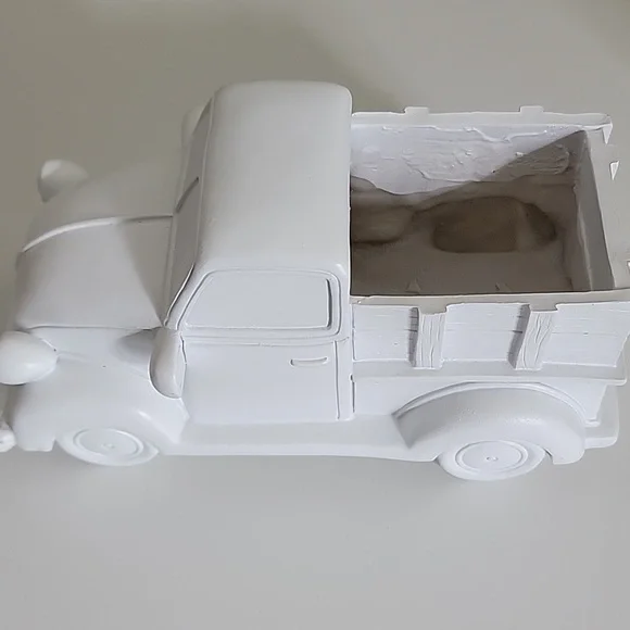 Truck Planter Ready For Paint Approx 8" L - Picture 3 of 6